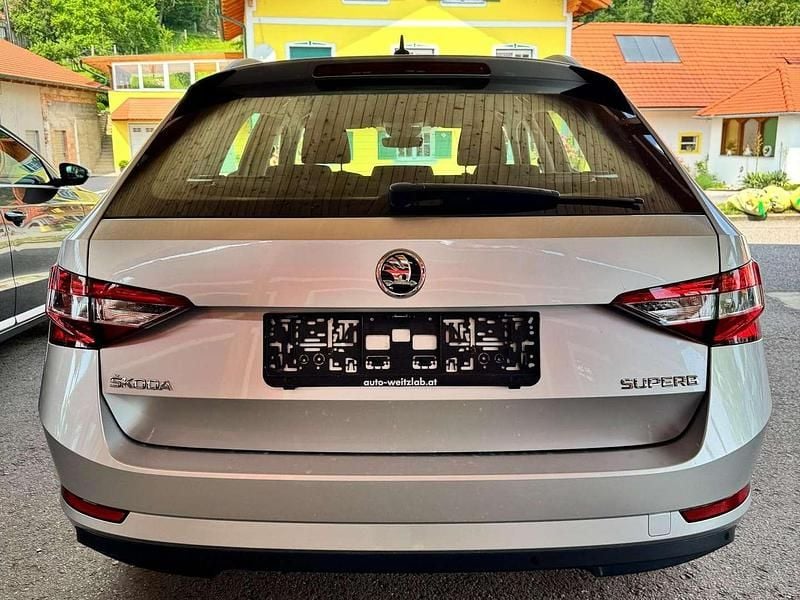 Gebraucht Skoda Superb Ambition 120 PS (88 kW) 2019 Silber Kombi
