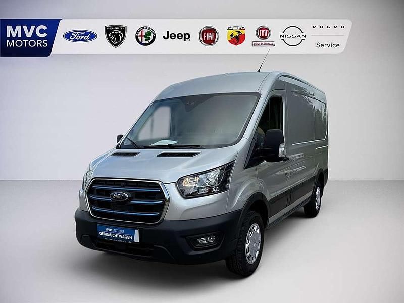 Grau Gebraucht 2023 Ford E-Transit Trend Van | € 30.000 - Bild 1/4