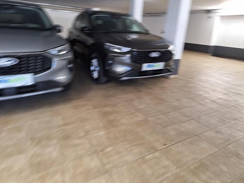 Gebraucht Ford Kuga Titanium 183 PS (134 kW) 2024 Schwarz SUV