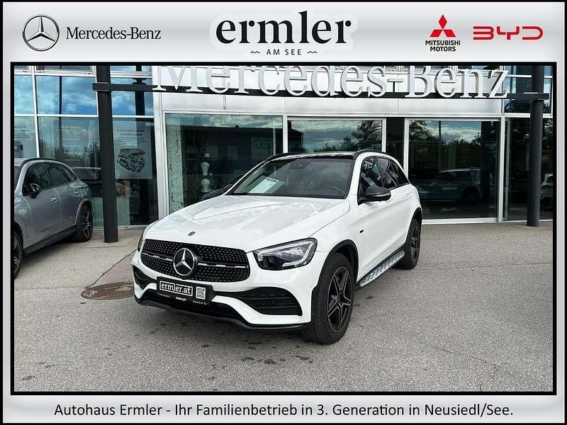 Weiß Gebraucht 2020 Mercedes GLC300e AMG SUV | € 35.800 (Fairer Preis) - Bild 1/4