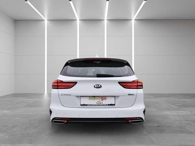Gebraucht Kia Ceed Sportswagon Silver 105 PS (77 kW) 2021 Weiß Kombi