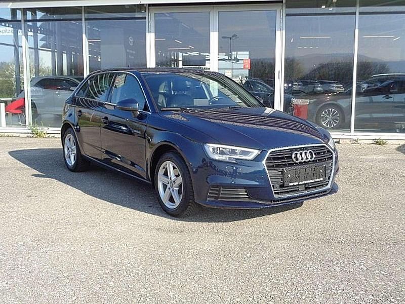 Blau Gebraucht 2020 Audi A3 Design Limousine | € 18.990 (Guter Preis) - Bild 1/4