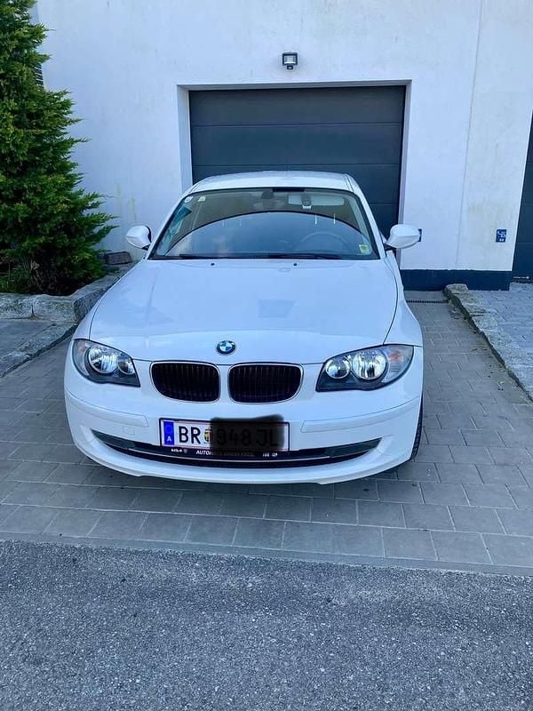 Weiß Gebraucht 2010 BMW 116 Kleinwagen | € 5.000 - Bild 1/4