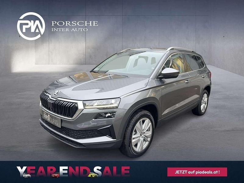 Grau Neu 2025 Skoda Karoq Selection SUV | € 35.280 (Guter Preis) - Bild 1/4