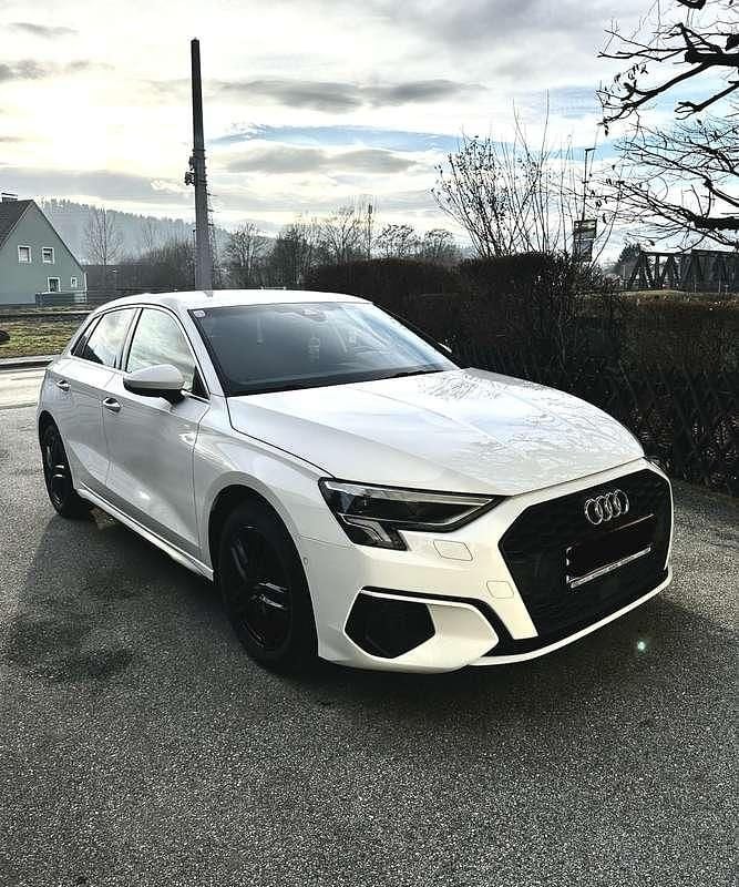 Gebraucht Audi A3 116 PS (85 kW) 2024 Weiß Limousine