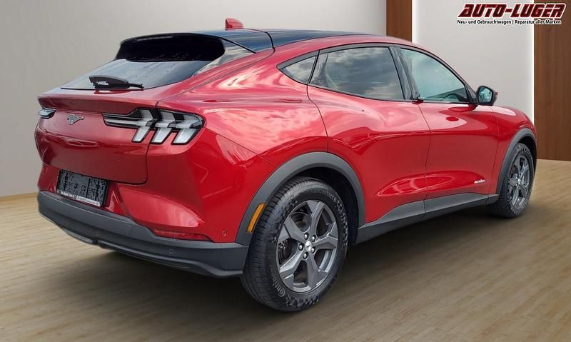 Gebraucht Ford Mustang Mach-E Standard Range 2021 Lucidrot lucidrot SUV