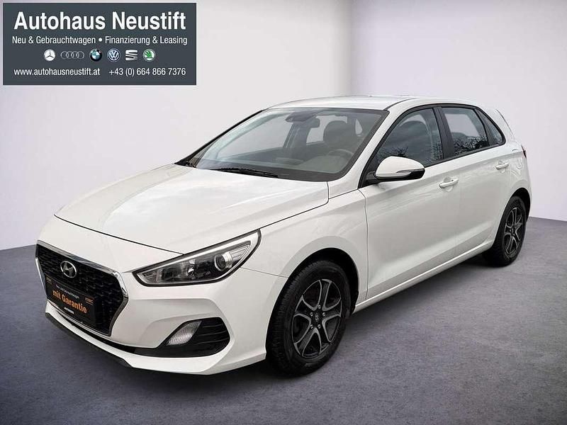 Gebraucht Hyundai i30 99 PS (72 kW) 2019 Weiß Limousine
