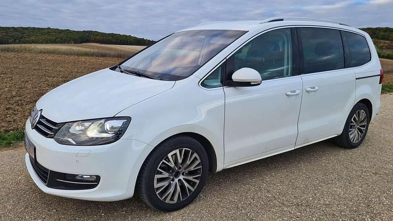 Weiß Gebraucht 2017 VW Sharan Highline Van / Kleinbus | € 19.450 (Fairer Preis) - Bild 1/4