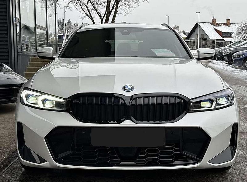 Gebraucht BMW 330 Shadowline 184 PS (135 kW) 2022 Weiß Kombi