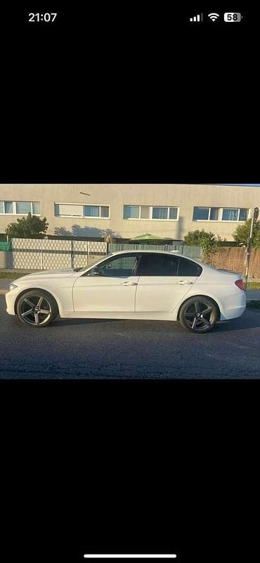 Weiß Gebraucht 2015 BMW 320 Limousine | € 15.400 (Guter Preis) - Bild 1/4