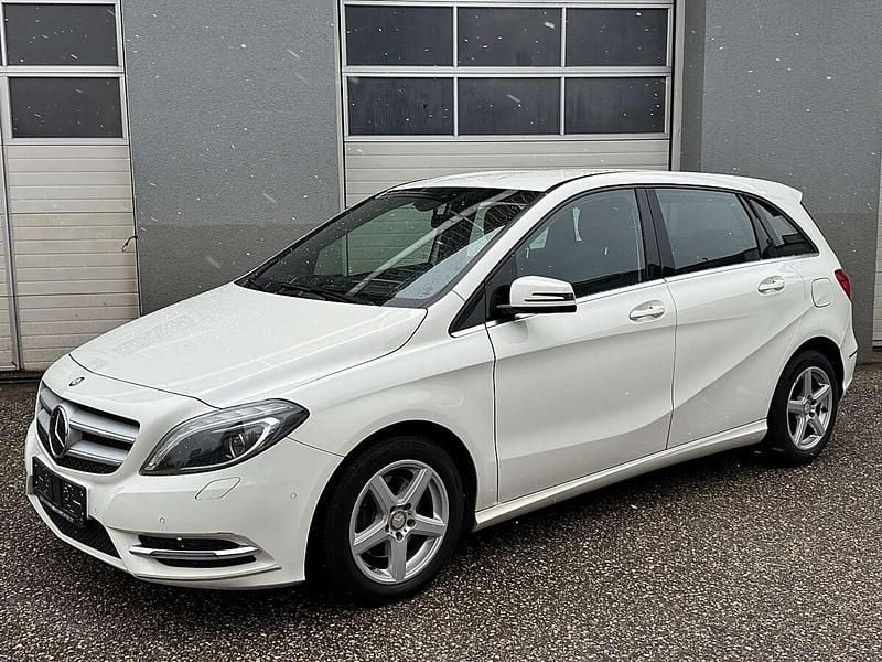 Gebraucht Mercedes B200 Edition 136 PS (100 kW) 2013 Weiß Van / Kleinbus