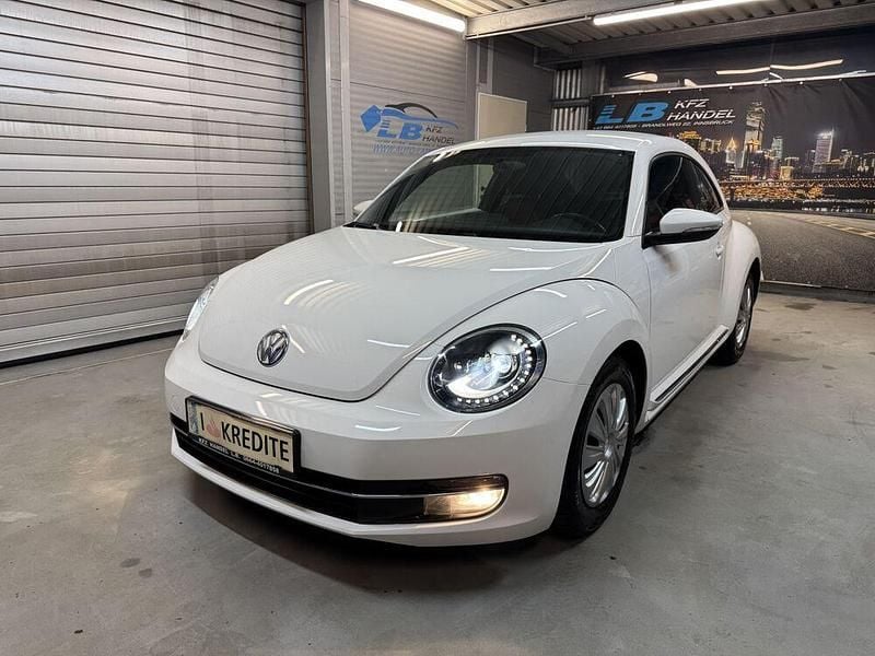 Gebraucht VW Beetle Design 105 PS (77 kW) 2013 Weiß Kleinwagen