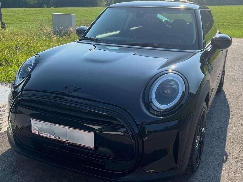 Gebraucht Mini Cooper 136 PS (100 kW) 2023 Schwarz Kleinwagen