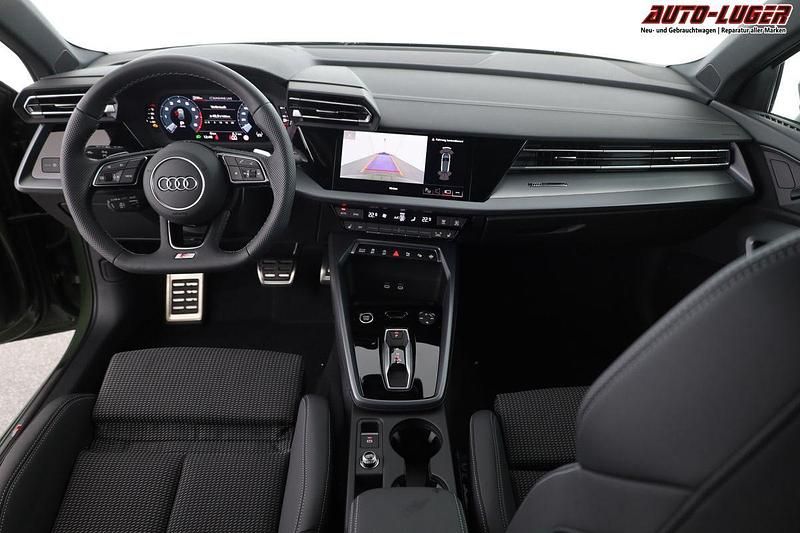 Neu Audi A3 S-Line 2026 Distrikt grün metallic Limousine