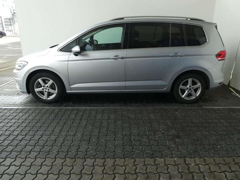 Gebraucht VW Touran Highline 150 PS (110 kW) 2018 Silber Van / Kleinbus
