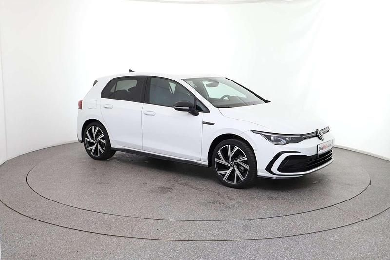 Gebraucht VW Golf VIII R-line 150 PS (110 kW) 2024 Weiss  normal Kombi