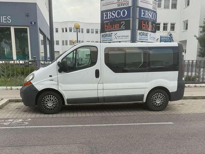 Weiß Gebraucht 2006 Renault Trafic Van | € 1.800 - Bild 1/4