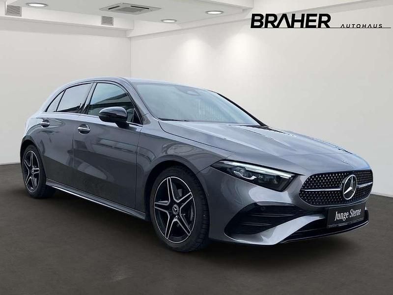 Gebraucht Mercedes A180 AMG line 116 PS (85 kW) 2024 Grau Limousine