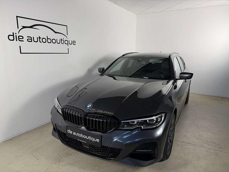 Gebraucht BMW 320e M Sport 163 PS (119 kW) 2022 Grau Kombi