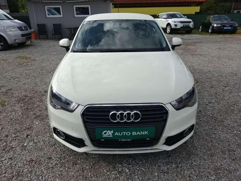 Gebraucht Audi A1 Attraction 86 PS (63 kW) 2011 Weiß Kleinwagen