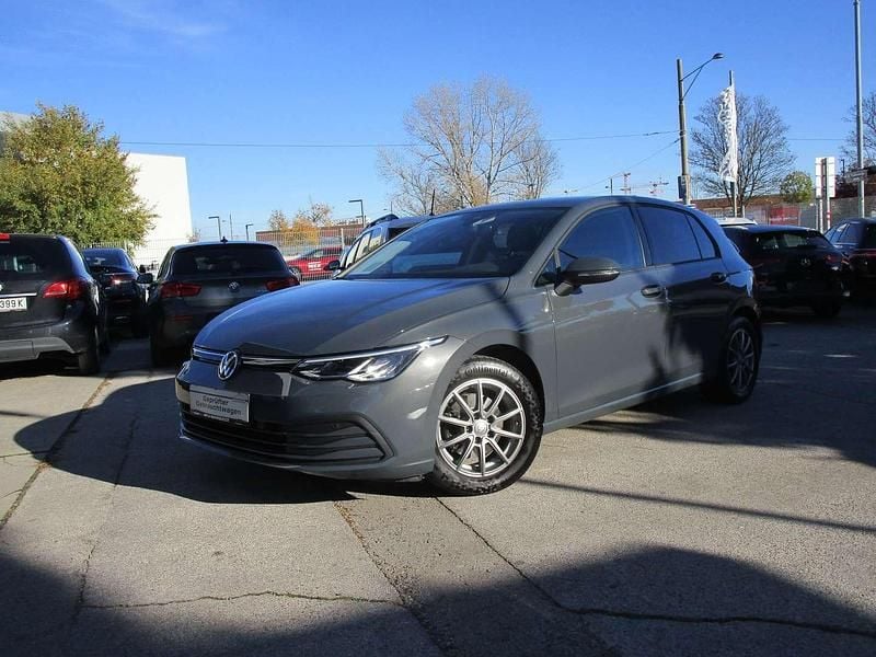 Gebraucht VW Golf VIII 90 PS (66 kW) 2020 Grau Limousine