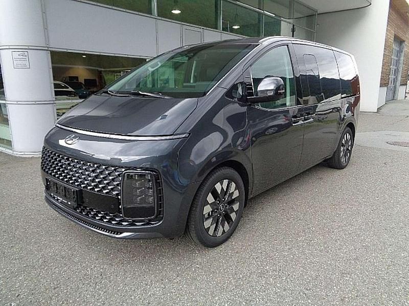 Grau Gebraucht 2023 Hyundai Staria Van / Kleinbus | € 57.900 (Fairer Preis) - Bild 1/4