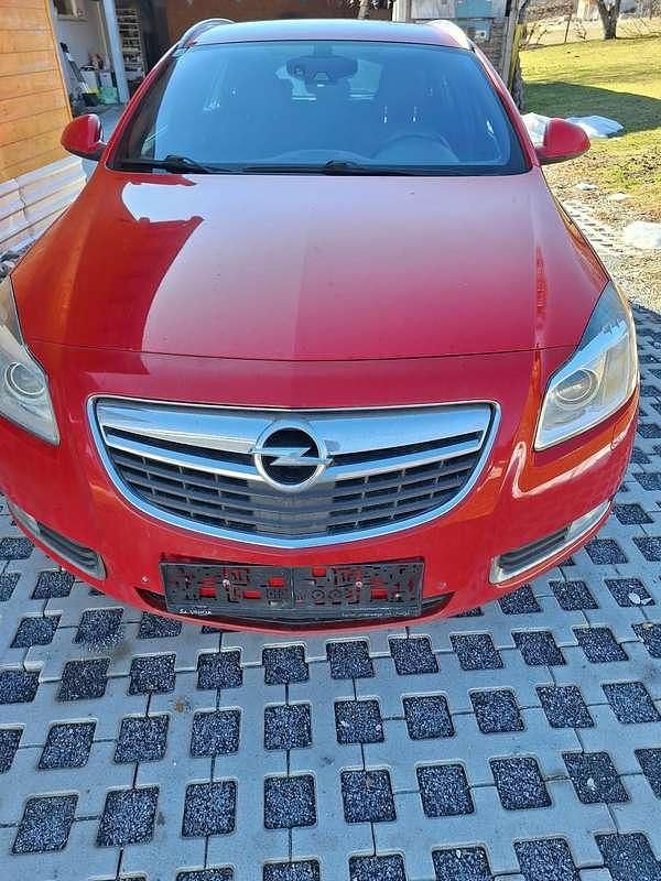 Gebraucht Opel Insignia Sport 131 PS (96 kW) 2012 Rot Kombi