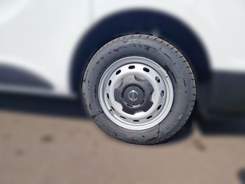 Weiß Gebraucht 2024 Nissan Primastar Acenta Van / Kleinbus | € 30.490 (Etwas zu teuer) - Bild 1/2