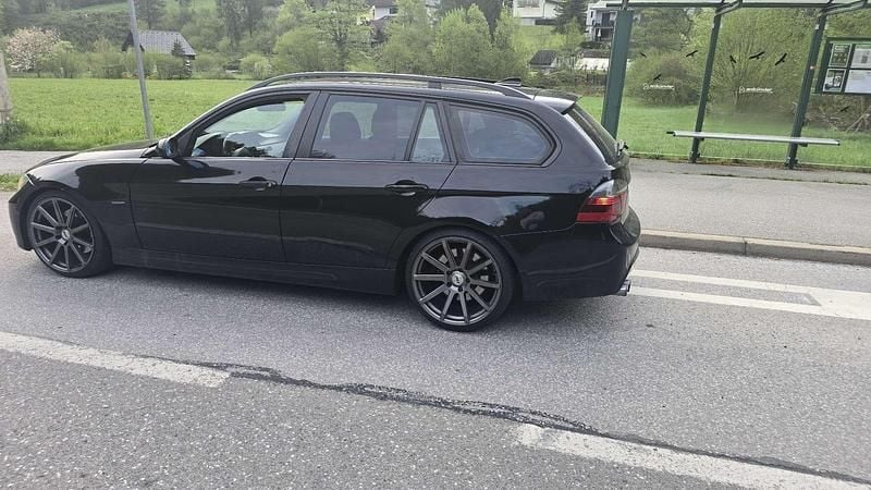 Gebraucht BMW 330 231 PS (169 kW) 2005 Kombi