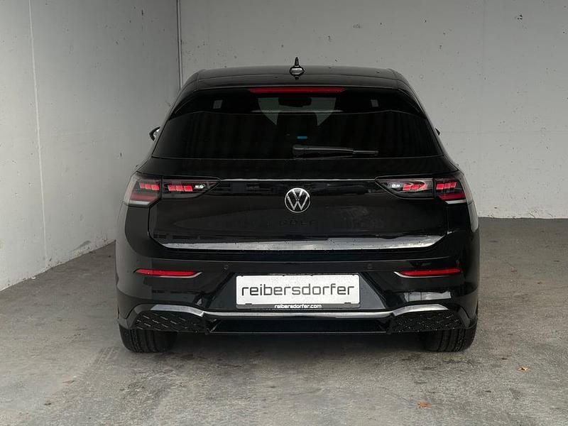 Neu VW Golf VIII Sport 115 PS (84 kW) 2026 Schwarz  metallic