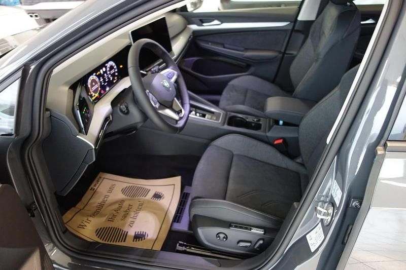 Gebraucht VW Golf VIII Business 115 PS (84 kW) 2025 Mittelgrau  metallic Kombi
