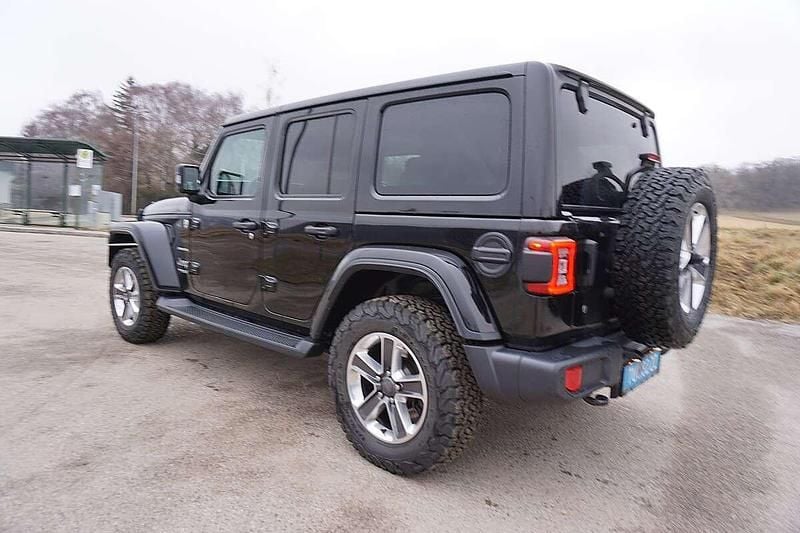 Gebraucht Jeep Wrangler Unlimited Sahara 272 PS (200 kW) 2019 Schwarz SUV