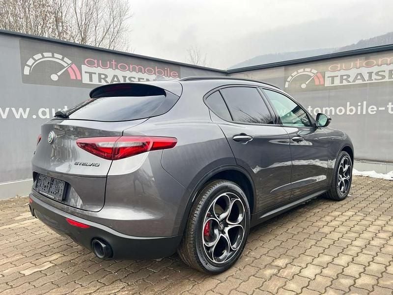 Gebraucht Alfa Romeo Stelvio Sprint 190 PS (139 kW) 2022 Grau SUV