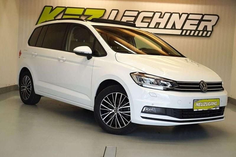Gebraucht VW Touran 150 PS (110 kW) 2023 Weiß Van / Kleinbus