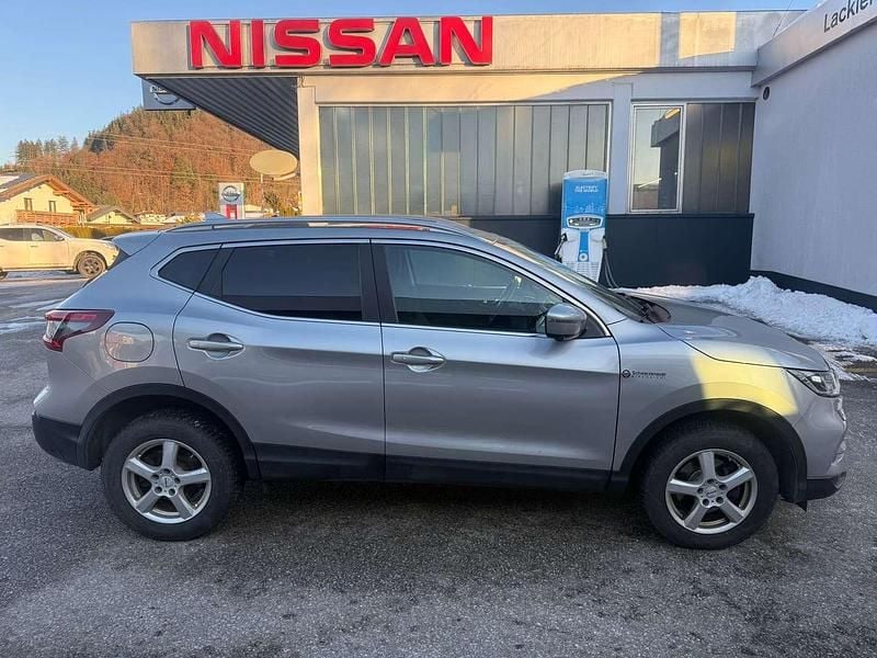 Gebraucht Nissan Qashqai N-Connecta 150 PS (110 kW) 2020 Silber SUV