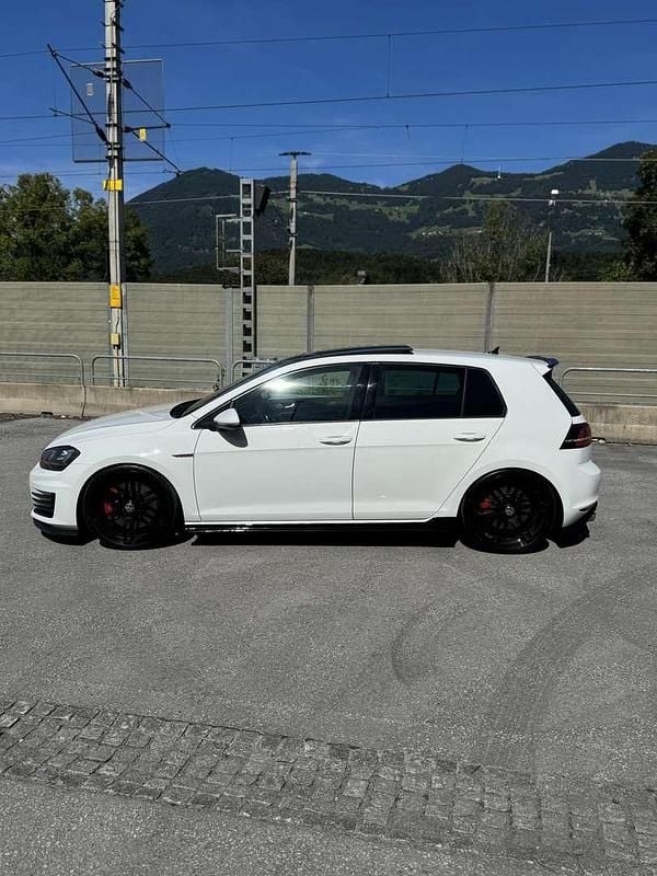 Gebraucht VW Golf VII GTI 230 PS (169 kW) 2015 Limousine
