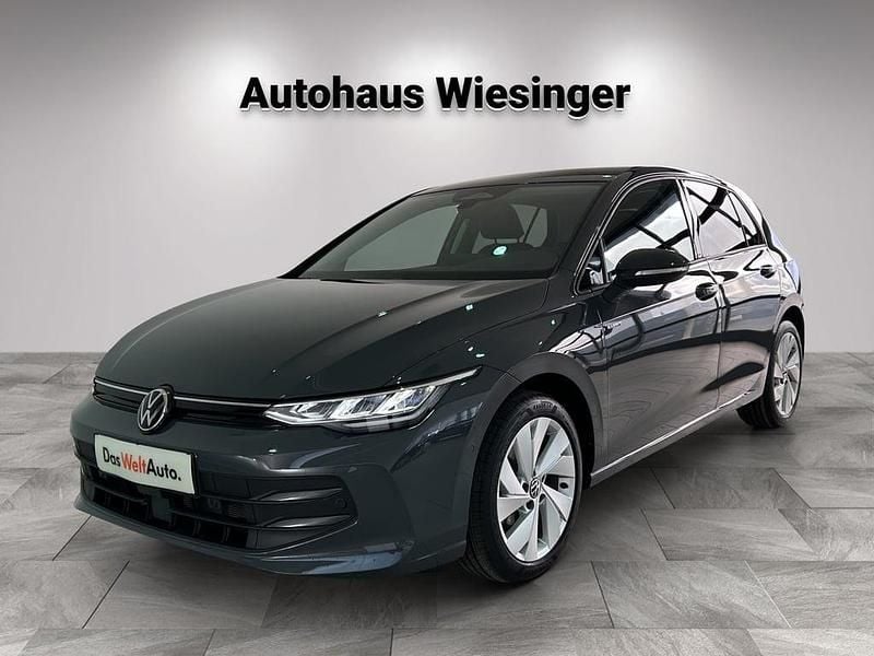 Neu VW Golf VIII 115 PS (84 kW) 2026 Mittelgrau  metallic