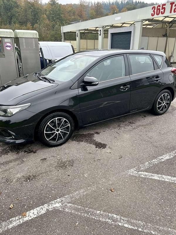 Gebraucht Toyota Auris Active 90 PS (66 kW) 2018 Kombi