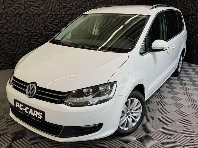 Weiß Gebraucht 2018 VW Sharan Comfortline Van / Kleinbus | € 15.990 - Bild 1/4