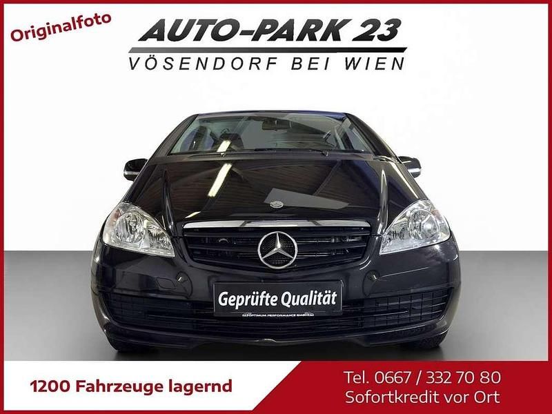 Gebraucht Mercedes A160 82 PS (60 kW) 2012 Schwarz Kleinwagen
