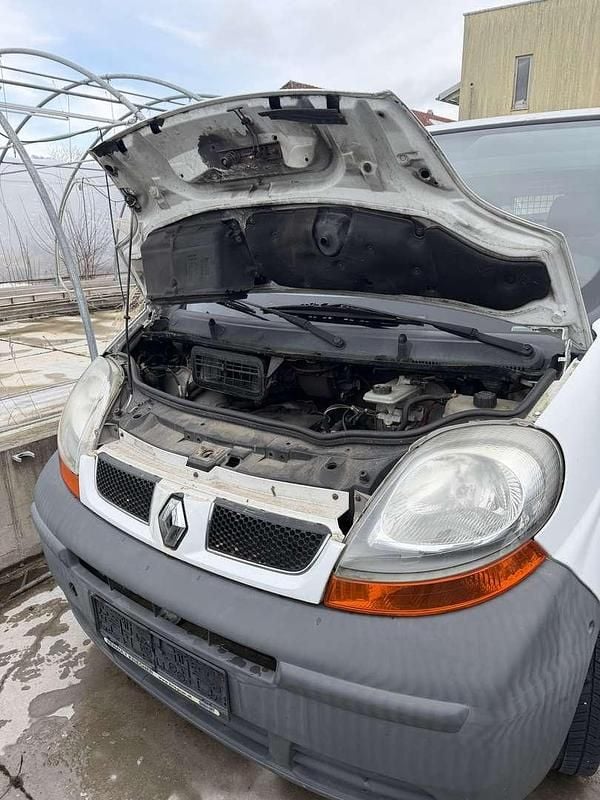 Gebraucht Renault Trafic Expression 101 PS (74 kW) 2005 Weiß Van / Kleinbus