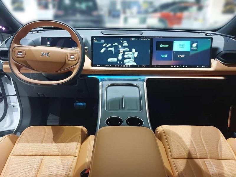 Gebraucht XPENG G9 AWD Performance 405 kW (551 PS) 2025 Weiß SUV