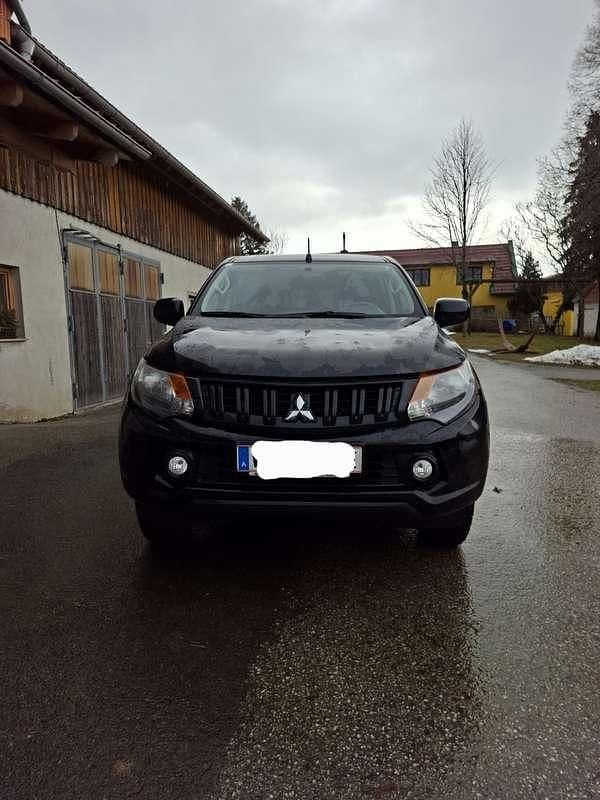 Gebraucht Mitsubishi L200 154 PS (113 kW) 2016 Schwarz Abholung
