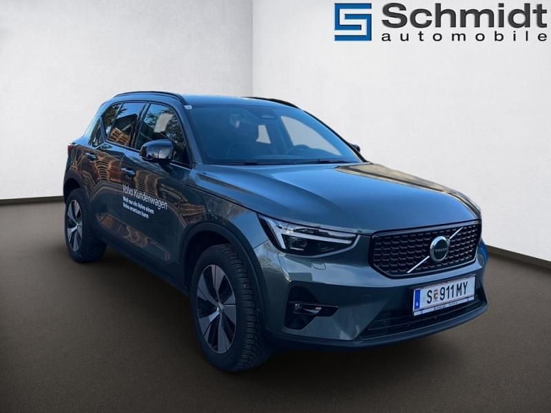 Neu Volvo XC40 Plus 163 PS (119 kW) 2025 SUV