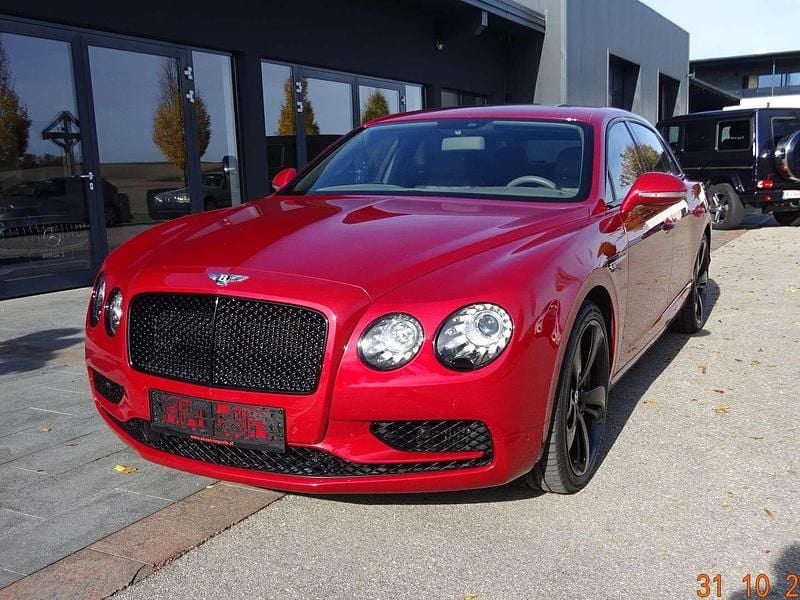 Rot Gebraucht 2017 Bentley Flying Spur Limousine | € 165.000 - Bild 1/4