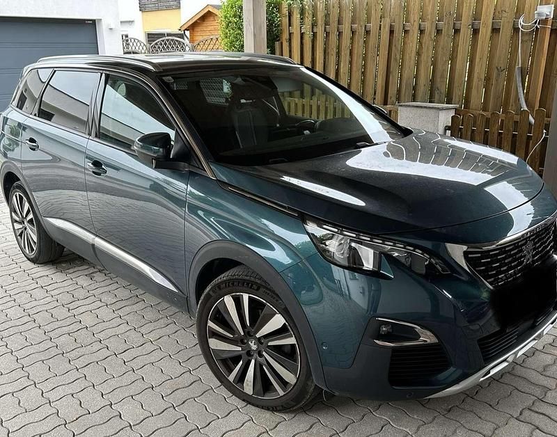 Grün Gebraucht 2018 Peugeot 5008 Allure Van / Kleinbus | € 20.500 (Etwas zu teuer) - Bild 1/4
