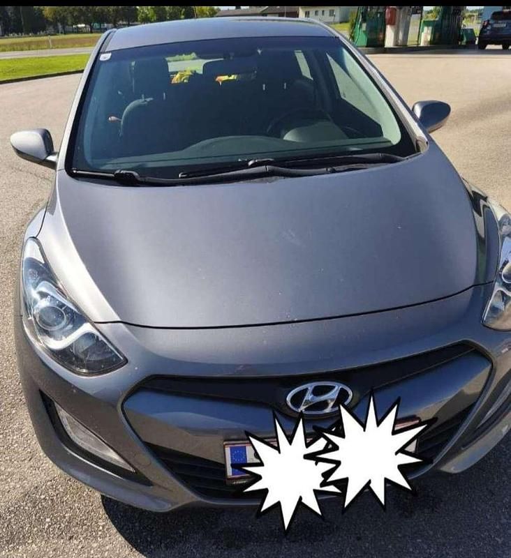 Grau Gebraucht 2013 Hyundai i30 Limousine | € 7.000 (Etwas zu teuer) - Bild 1/4