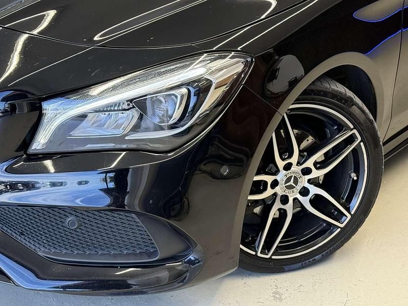 Gebraucht Mercedes CLA200 AMG line 136 PS (100 kW) 2018 Schwarz Kombi
