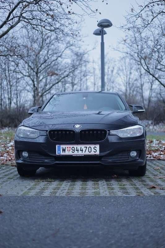 Gebraucht BMW 320 Efficient Dynamics 163 PS (119 kW) 2012 Schwarz Limousine