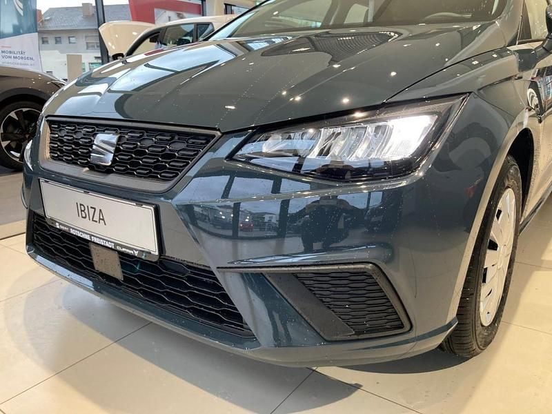 Neu Seat Ibiza Reference 95 PS (69 kW) 2025 Dunkelblau  normal Coupé
